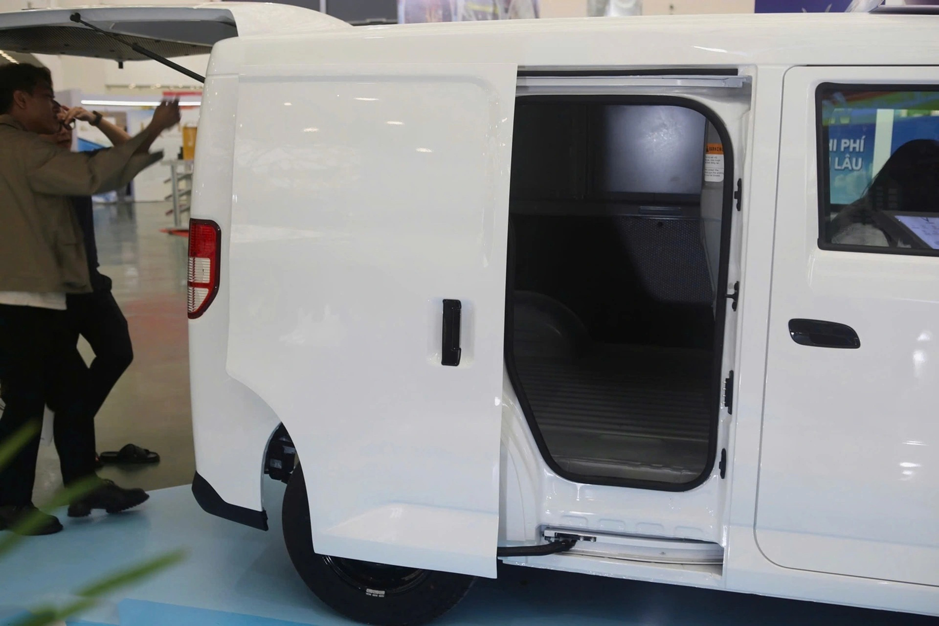 EC VAN