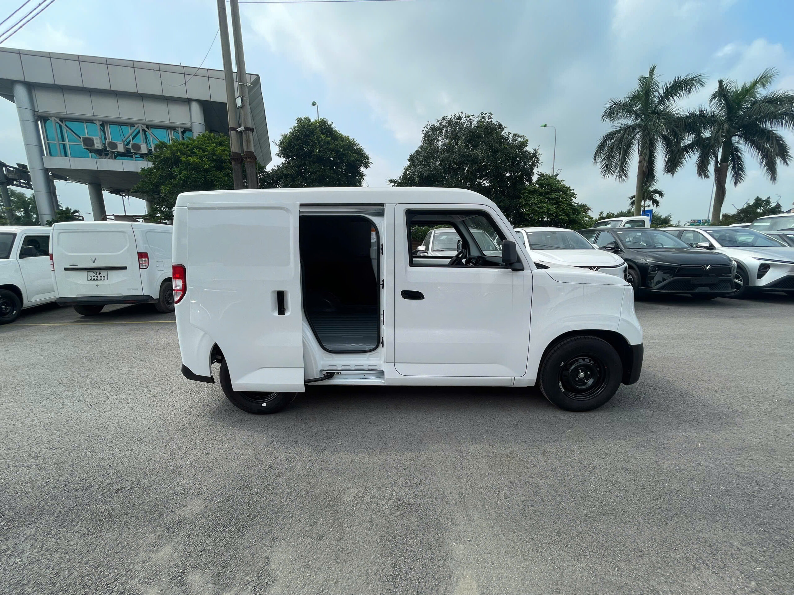 EC VAN